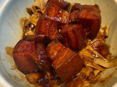 笋衣炖红烧肉-香港狮子山下·明星粤菜餐厅(北苑店)