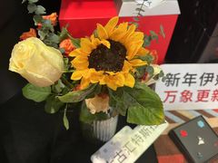 -TESLA 特斯拉(上海太古汇体验店)