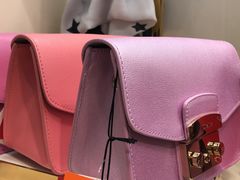 -Gucci(戴高乐机场T 2E)