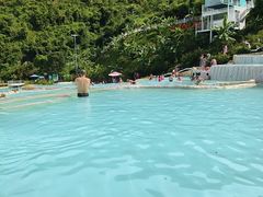 -十万大山布透温泉