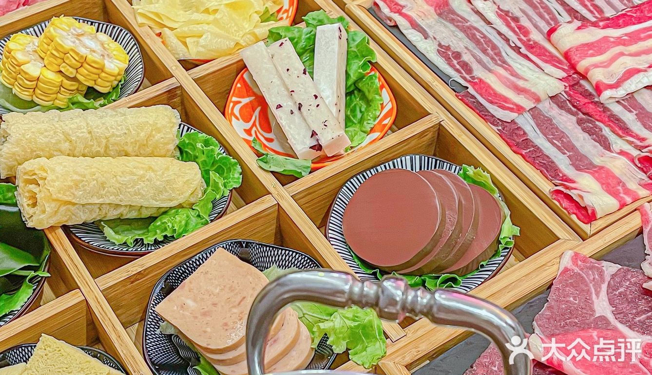 清新文艺的书店里吃着超浪漫的火锅💕