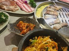 -哈哈碳都·牛肋条无限自助烤肉(台江万达店)