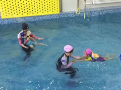 -爱乐游亲子游泳俱乐部