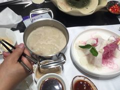 -红鼎豆捞·非遗鲍皇汤火锅(宝丰路店)