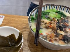 招牌梭边鱼粉-鲜越鲜鱼粉(财富购物中心店)