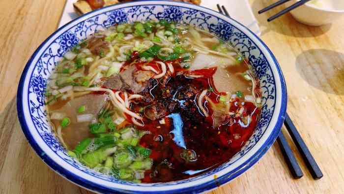 西固陈记牛肉面-"之前看到出了特价团购就收藏的一家店了,本.