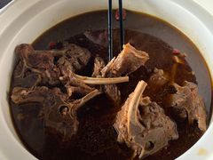 -亿诣蝎府炸酱面羊蝎子火锅(酷车小镇店)