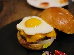 经典芝士汉堡-HIGH FIVE哈福手工汉堡(桂林路店)