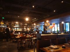 -Carbon莫卡哆·意大利复古集市餐厅(杭州大厦店)