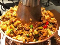 -沪小二炭火蛙锅(淮海中路美食不夜城店)
