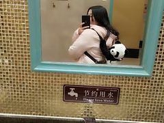 -王府井奥莱临潼小镇(临潼店)