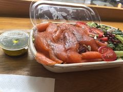 烟熏三文鱼色拉-81BAKERY(大学路店)