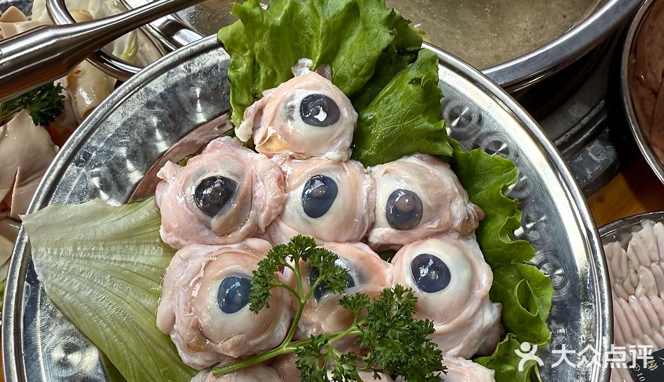 炸裂！昆明吃到的！吼吼吃…