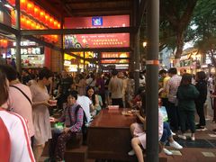 等位区-八一好吃街·高品美食广场