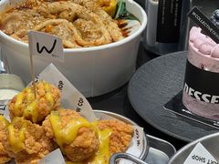 -W COLLECTIVE  DESSERT SHOP