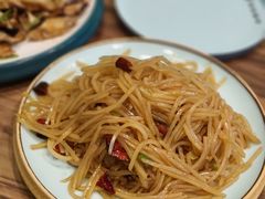酸辣土豆丝-合合春饼·酱骨·东北菜(潘家园店)