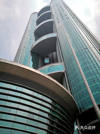 华西龙希国际大酒店位于江苏省无锡市江阴市华士镇华新村