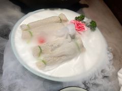 -大匠工房古船木艺术餐厅·猪肚鸡专门店(长白仙岛店)