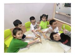 -i2青少儿英语(爱加星悦荟店)