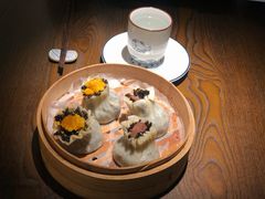 乌米咸蛋黄烧卖-佬泰丰斋· 乌镇茶食餐厅