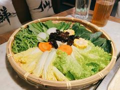 -尚尚仙·酸汤猪手·猪肚鸡火锅(华联万柳购物中心店)