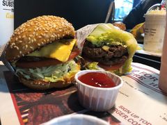 -The Habit Burger Grill 哈比特汉堡(复兴soho店)