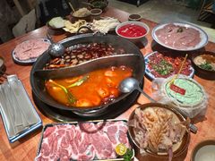 -周小明火锅(黑金冠社区店)