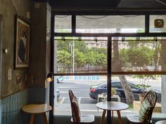 靠窗位-251#coffee roasters(沿河东路店)