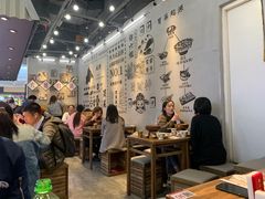 大堂-成都你六姐·牛肉冒菜(上海环宇荟店)