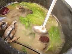 -鲁朗纳麦石锅鸡庄园