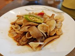 -赶海部落海鲜城(海阳路店)