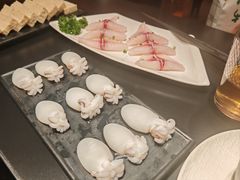 -鲜入唯煮·港式海鲜牛肉火锅(金宝街店)