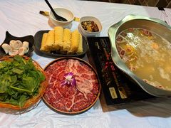 -鲜入围煮花胶鸡海鲜火锅