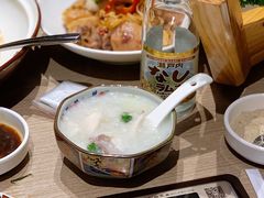 生滚鱼粥-日进一片海.生腌海鲜火锅.宵夜烧烤(三里屯总店)