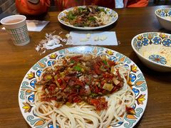 辣皮子肉拌面-歹歹的加个面过油肉拌面