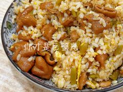 酸缸豆大肠炒饭-老头爱马仕酸豇豆炒饭(丰富路店)