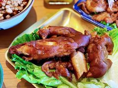 青岩卤猪脚-包整·丝娃娃(一览甲秀楼风景店)