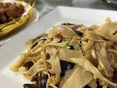 -天天向上素食餐厅(五台山店)