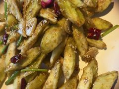 -八府香鸭·啫啫煲(华山路店)