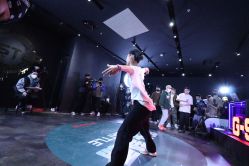 -CASTER跳舞俱乐部