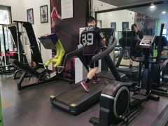 -思迈威健身(积玉桥万达店)