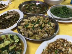 -丹霞山迎客楼民宿私房菜