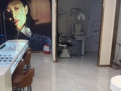 -J-Optical佳视明眼镜·蔡司视觉(青岛金茂览秀城店)