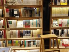 -猫的天空之城概念书店(杭州南宋御街店)