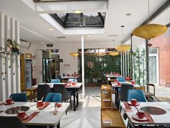-毛辣果·贵州红酸汤牛肉火锅(西单店)