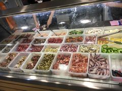 自助取餐区-崖口煲仔饭