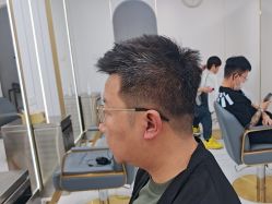 -阿三造型烫染•接发