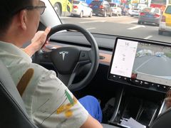 -TESLA 特斯拉(上海太古汇体验店)