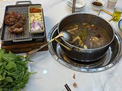 -乳仔牛牦牛汤锅 烤羊排(松潘古城店)