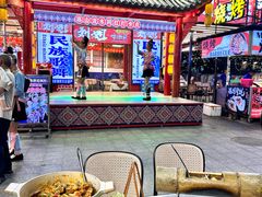 -刘姐啤酒鱼民族演艺餐厅(西街总店)